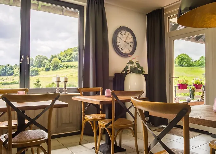 فندق مبيت وإفطار Panorama Sousberg 3*