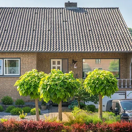 Panorama Sousberg En Bed and breakfast Schin op Geul